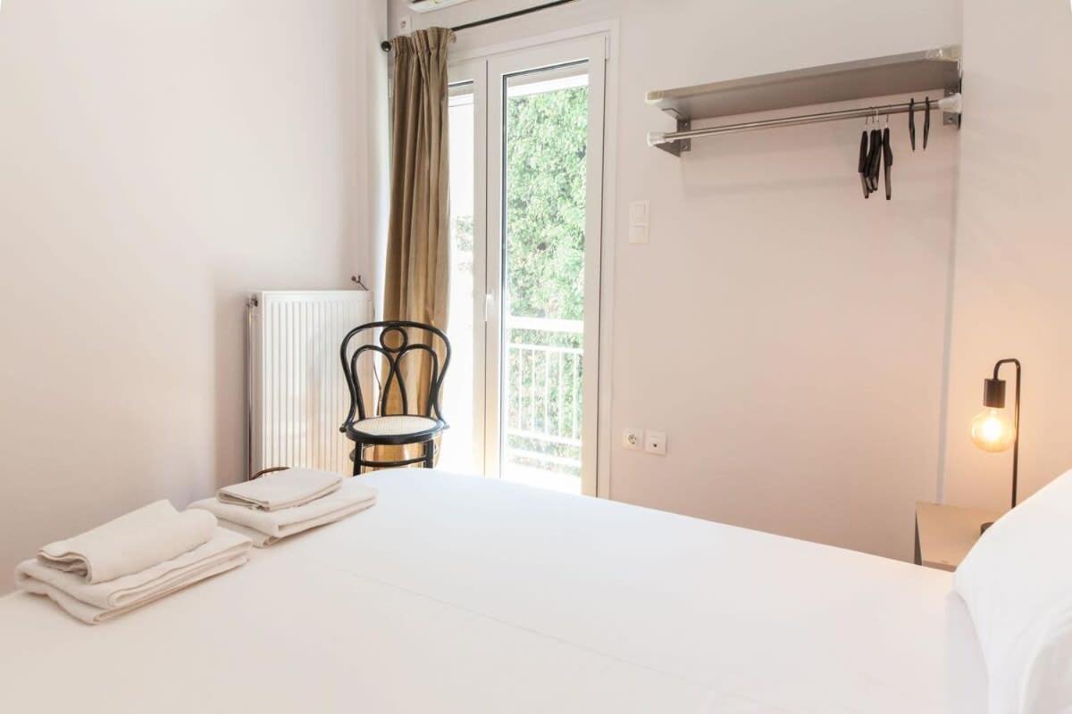 Exarhia Silver Moon With Acropolis View *
